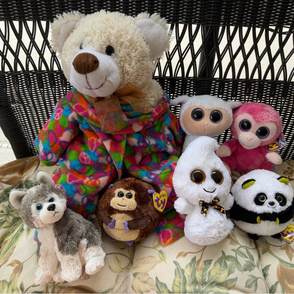 Bulk Stuff Animals - White Bear and 6 Beanies Boo